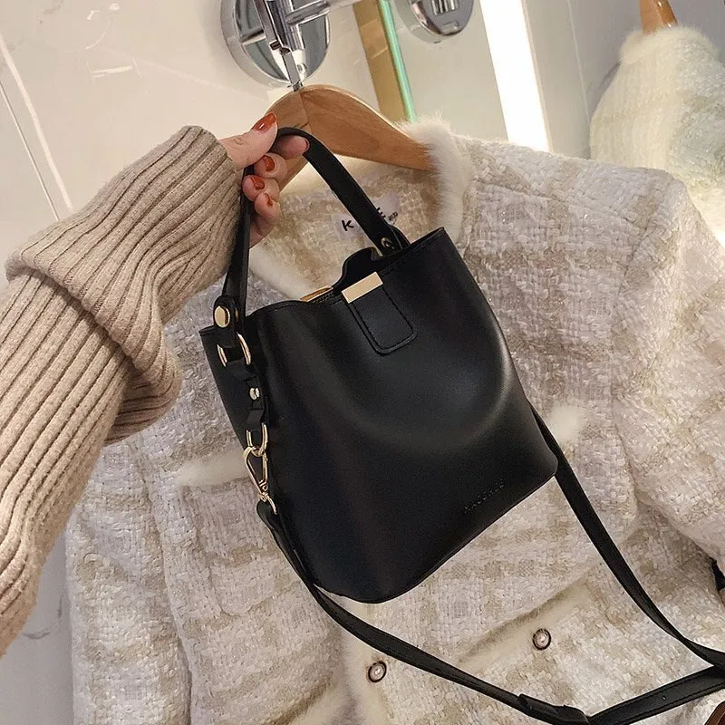 Bolsa Leather Luxury Handbag