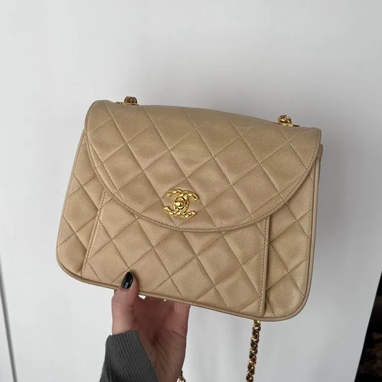 Chanel Preloved Leather Chain Shoulder Bag Beige - AF606