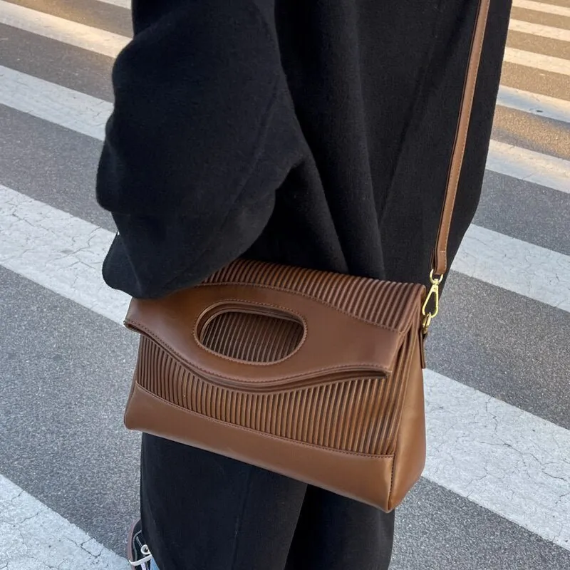 FLIP FLOP MESSENGER BAG